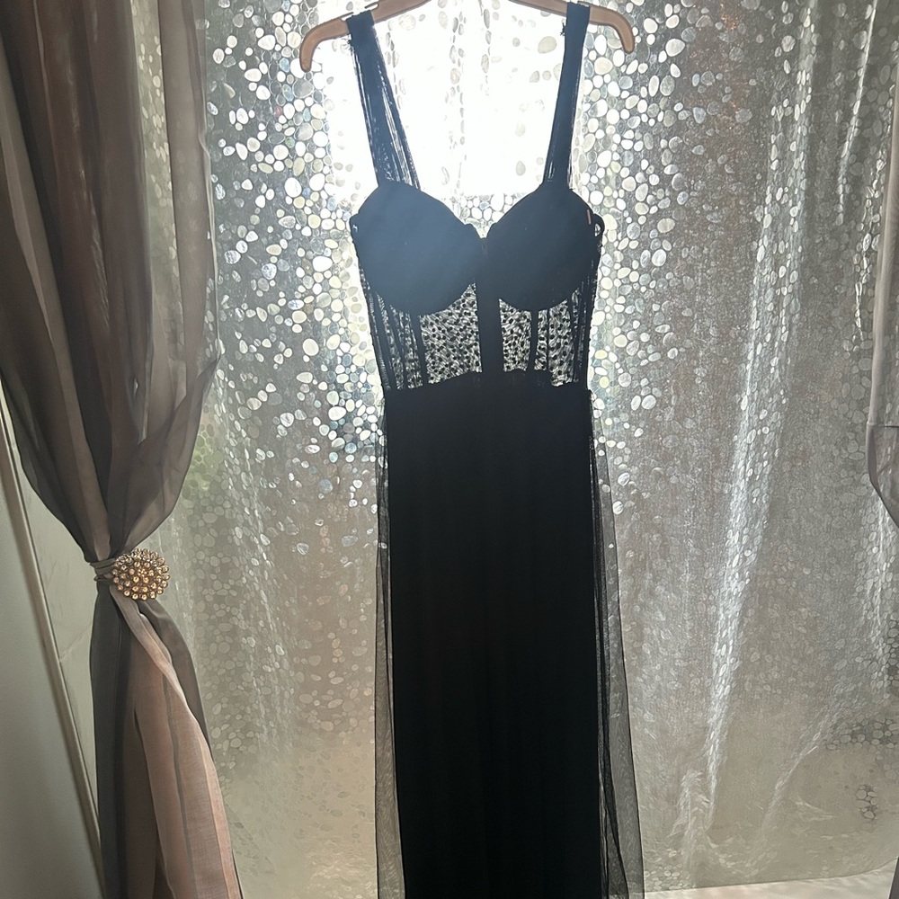 Forever 21 Black Strapless Lace Dress